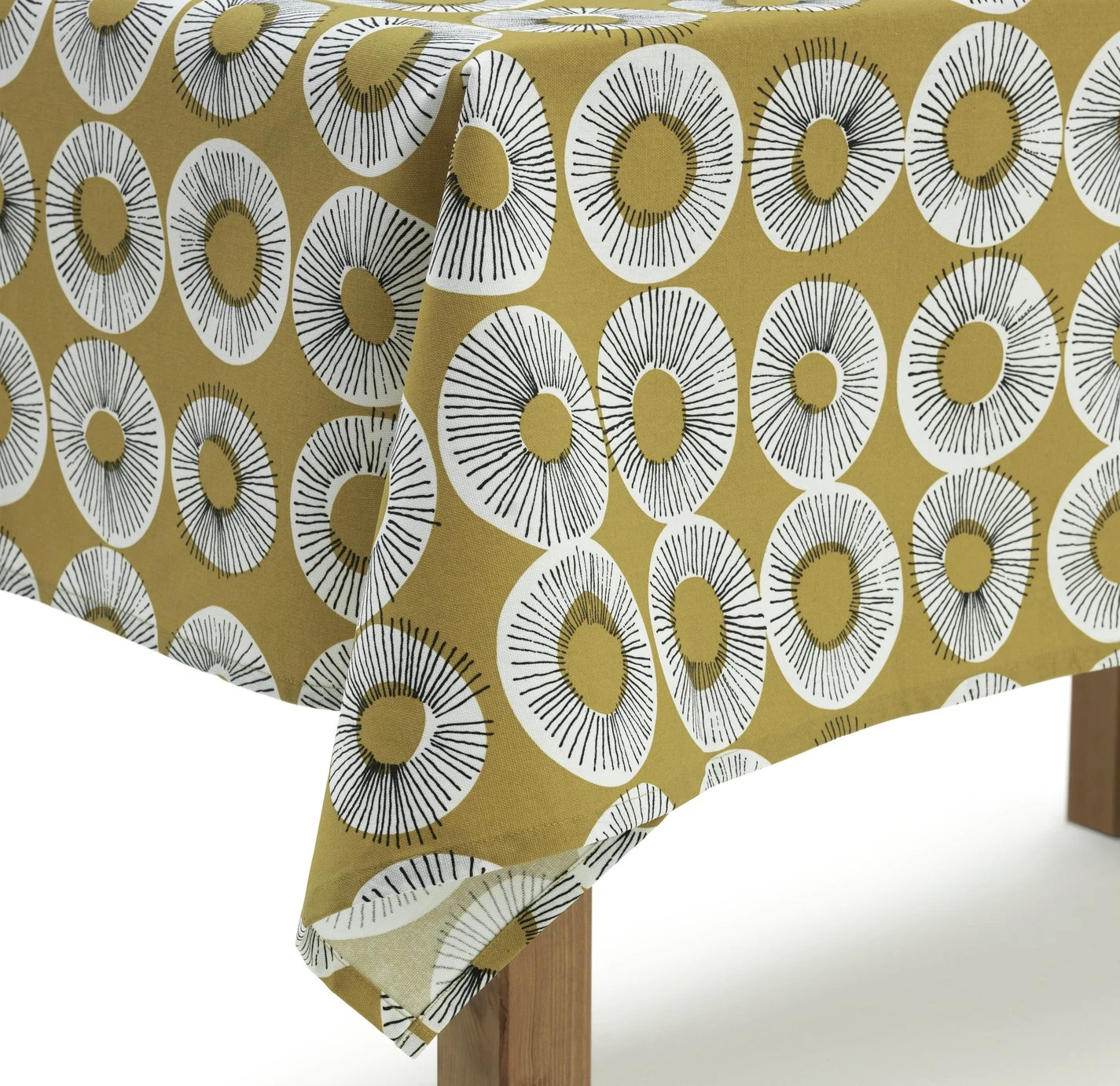 Habitat Evelyn Wipe Clean Tablecloth - Multicoloured 1 Habitat Evelyn Wipe Clean Tablecloth - Multicoloured